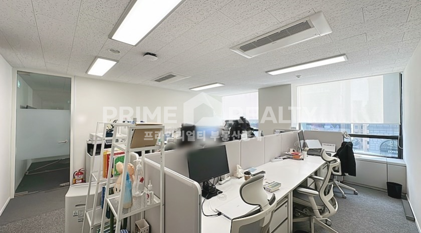 서울 강남구 신사동 신사동 대형 사무실 임대 │ 도산대로 대로변 │ 공간분리 인테리어 │ 전용 110평│강남사무실임대 월세 매물번호 10243 사진 4