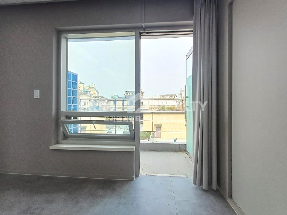 서울 강남구 논현동 학동역 사무실 임대 │ 대로변 │ 넓은 홀+4룸 │ 전용 약 60평│강남사무실임대 월세 매물번호 10228 사진 6
