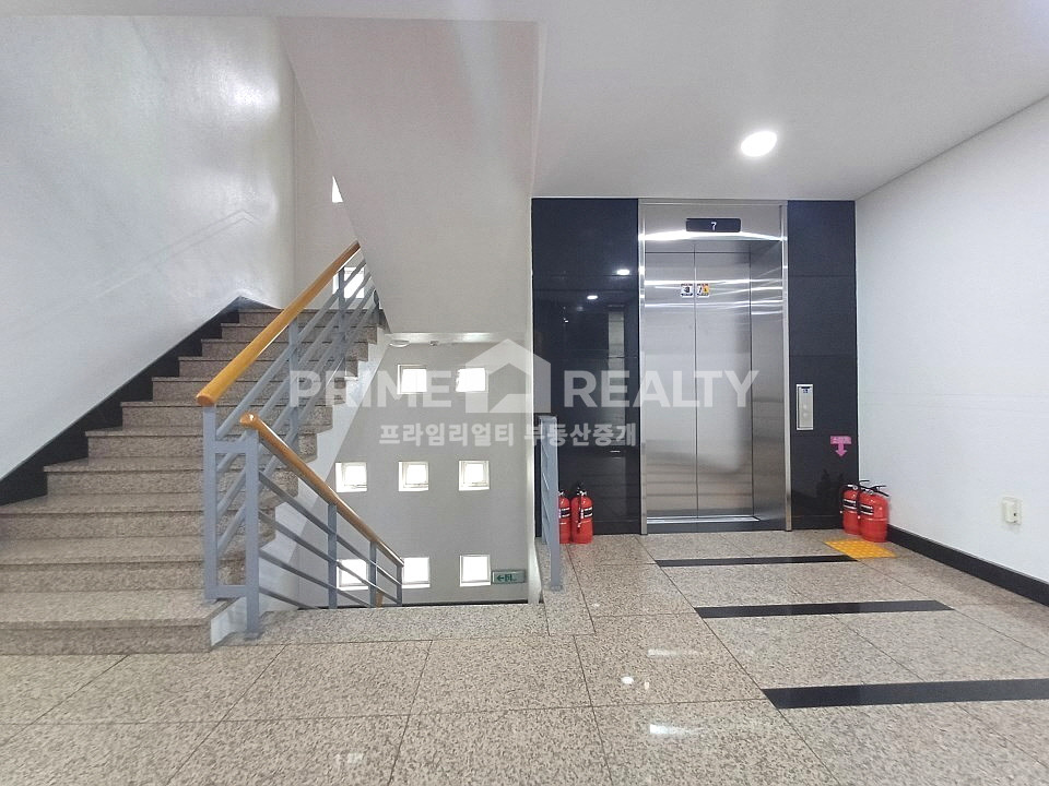 서울 강남구 논현동 학동역 사무실 임대 │ 대로변 │ 넓은 홀+4룸 │ 전용 약 60평│강남사무실임대 월세 매물번호 10228 사진 10