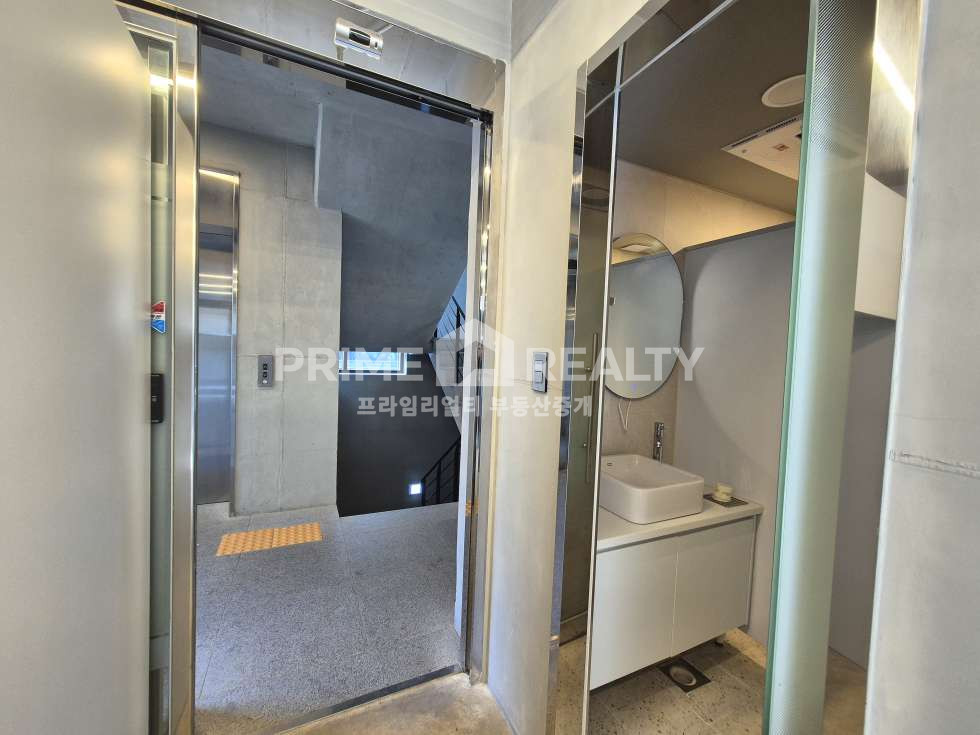 서울 강남구 역삼동 역삼동 상가 임대 │ 강남역 도보 12분 │ ㄱ자 통창 + 가시성 뛰어난 1층│강남상가임대│강남사무실임대 월세 매물번호 10377 사진 7