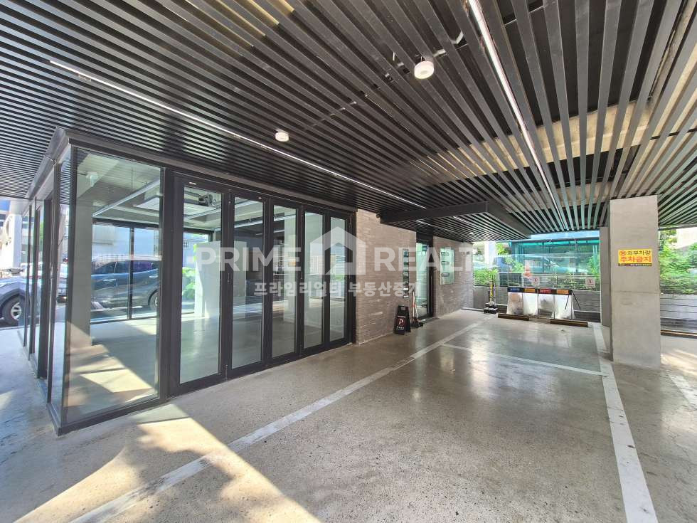 서울 강남구 역삼동 역삼동 상가 임대 │ 강남역 도보 12분 │ ㄱ자 통창 + 가시성 뛰어난 1층│강남상가임대│강남사무실임대 월세 매물번호 10377 사진 9
