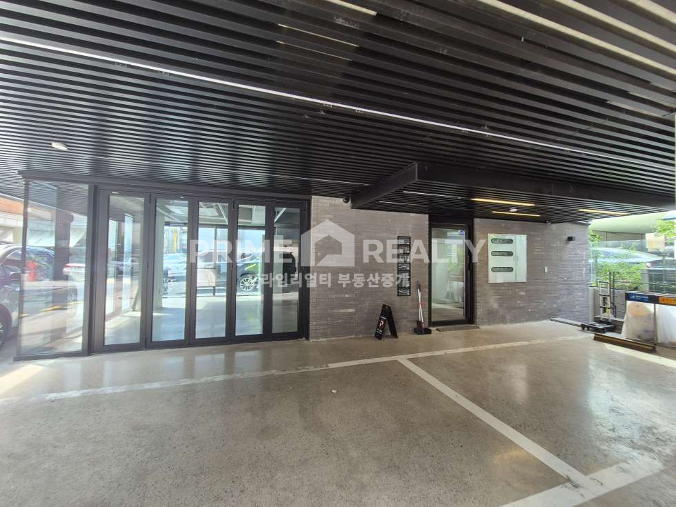 서울 강남구 역삼동 역삼동 상가 임대 │ 강남역 도보 12분 │ ㄱ자 통창 + 가시성 뛰어난 1층│강남상가임대│강남사무실임대 월세 매물번호 10377 사진 11