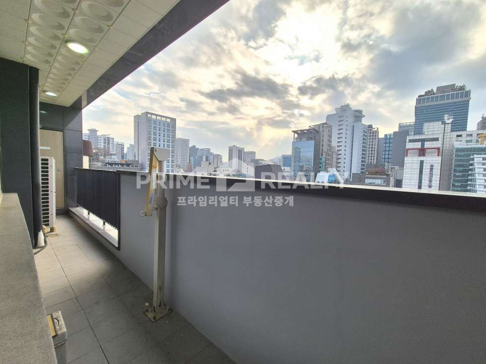 서울 강남구 역삼동 역삼동 사무실 임대 │ 뱅뱅사거리 인근│전면유리 채광우수│단독테라스│전용 32평│강남사무실임대 월세 매물번호 10703 사진 10