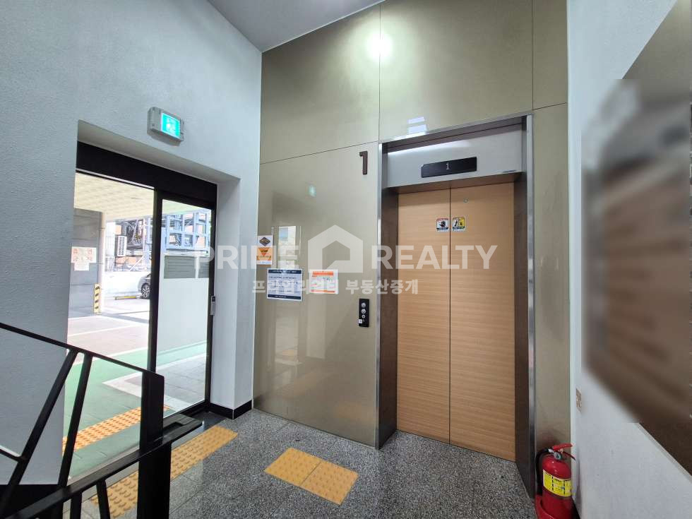서울 강남구 역삼동 역삼동 사무실 임대 │ 뱅뱅사거리 인근│전면유리 채광우수│단독테라스│전용 32평│강남사무실임대 월세 매물번호 10703 사진 16