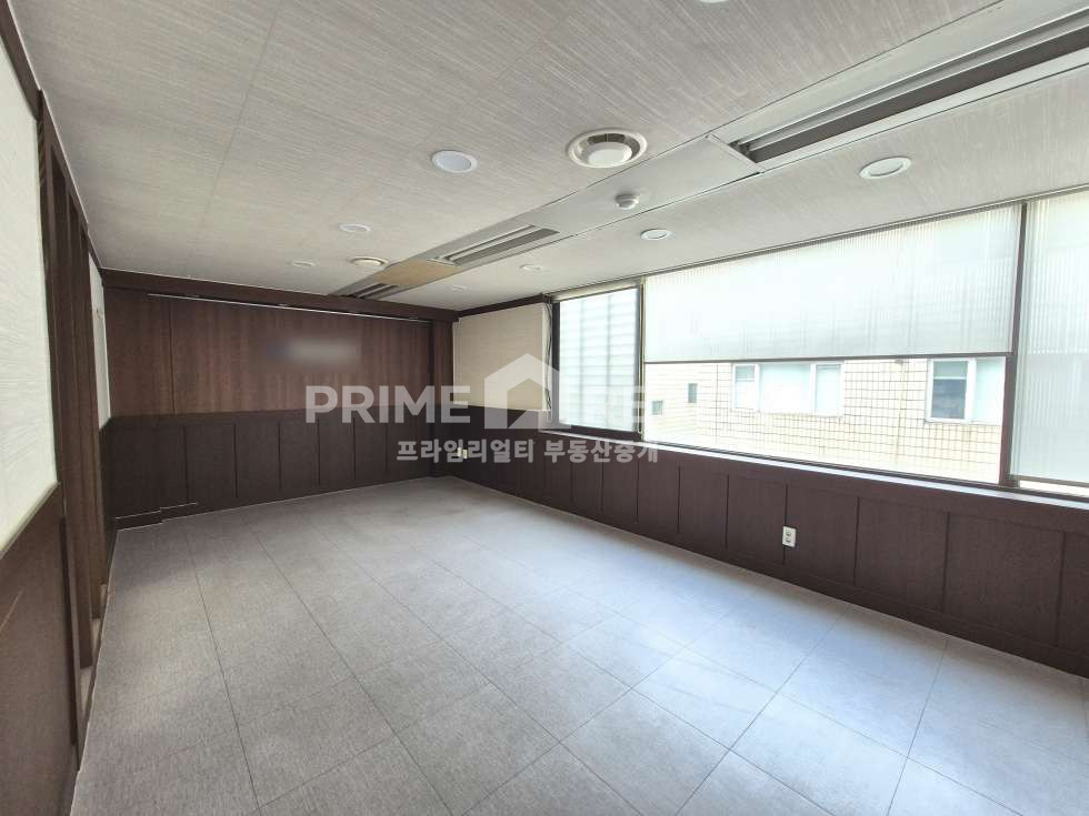 서울 강남구 역삼동 역삼동 사무실 임대│뱅뱅사거리 대로변│전용 54평│넓은 홀 + 분리룸 구조│강남사무실임대 월세 매물번호 10708 사진 5