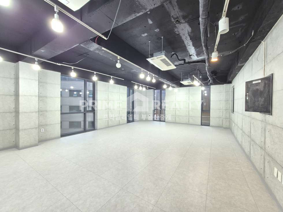 서울 강남구 역삼동 역삼동 사무실 임대 │넓은 테라스│S급 인테리어│3층 단독│강남사무실임대 월세 매물번호 10722 사진 1