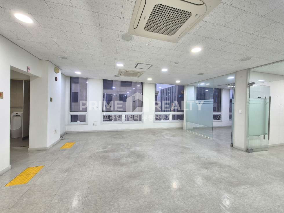 서울 강남구 역삼동 역삼동 사무실 임대 │룸4 인테리어│전용 37평│ 도곡주민센터 사거리 대로변 │강남사무실임대 월세 매물번호 10724 사진 9