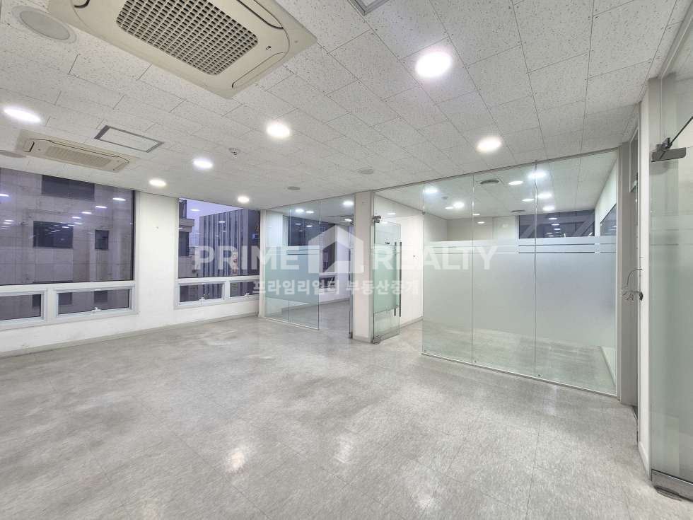 서울 강남구 역삼동 역삼동 사무실 임대 │룸4 인테리어│전용 37평│ 도곡주민센터 사거리 대로변 │강남사무실임대 월세 매물번호 10724 사진 10
