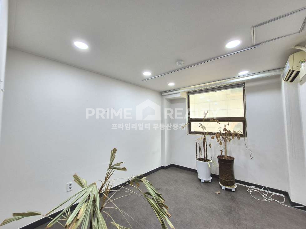 서울 강남구 신사동 신사역 사무실 임대│전용 57평│코너 대로변 가시성 우수│강남사무실임대 월세 매물번호 10274 사진 7