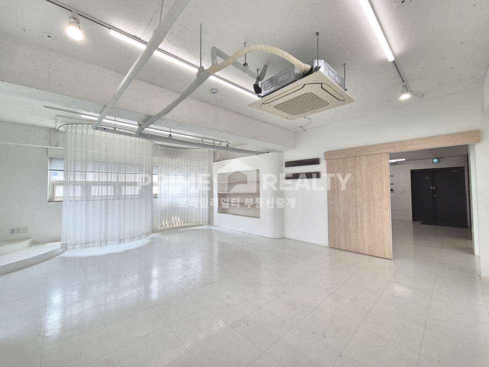 서울 강남구 신사동 신사역 스튜디오 임대│전용66평│룸3 인테리어│주차2대│강남사무실임대 월세 매물번호 10275 사진 9