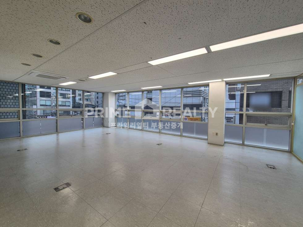 서울 강남구 역삼동 역삼동 사무실 임대 │강남역·뱅뱅사거리 인근│채광 우수 화이트톤 인테리어 │전용 약 40평│강남사무실임대 월세 매물번호 10706 사진 14