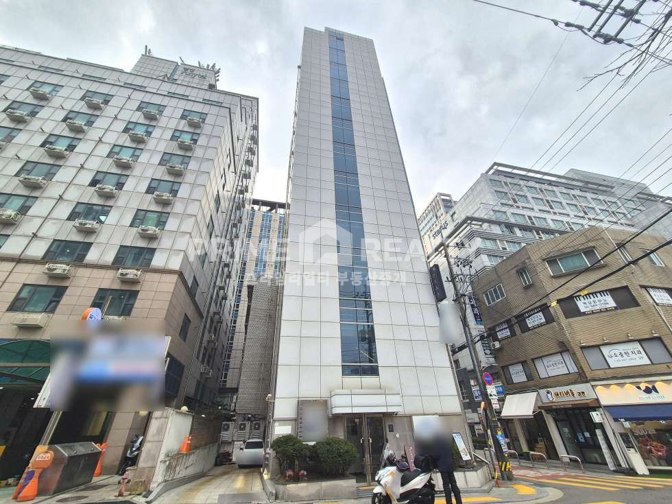 서울 강남구 역삼동 역삼동 사무실 임대 │강남역·뱅뱅사거리 인근│채광 우수 화이트톤 인테리어 │전용 약 40평│강남사무실임대 월세 매물번호 10706 사진 20