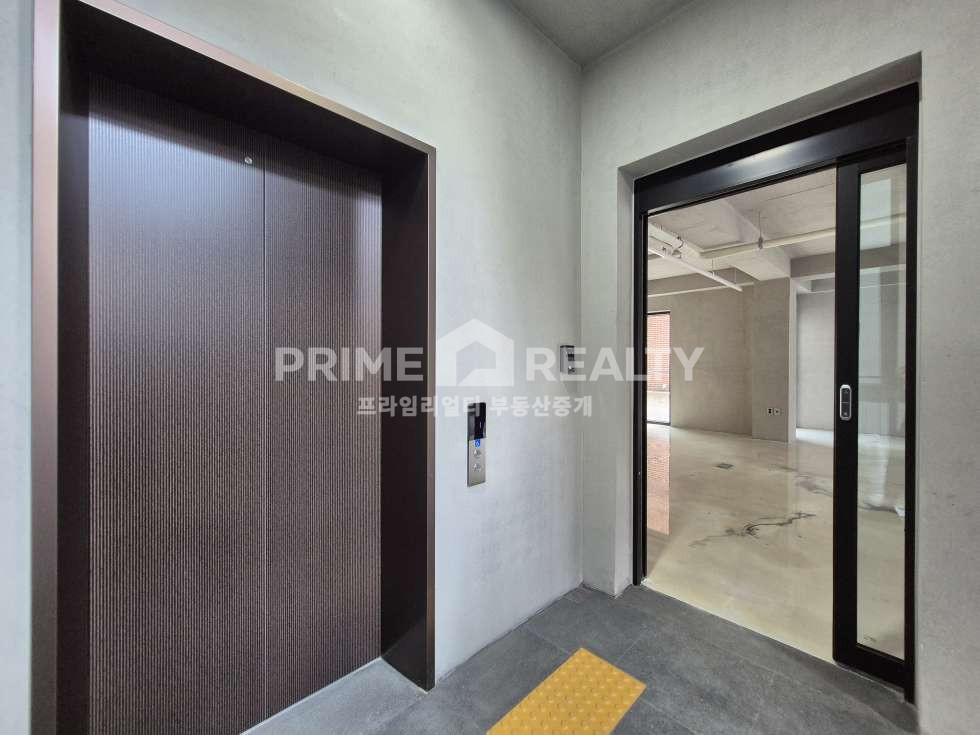 서울 강남구 논현동 논현동 사옥 임대 │ 선정릉역 도보 9분 │ 내부 화장실·테라스·층고 높은 지하 포함 │ 연면 178평│강남사옥임대│강남통임대│강남사무실임대 월세 매물번호 10420 사진 14