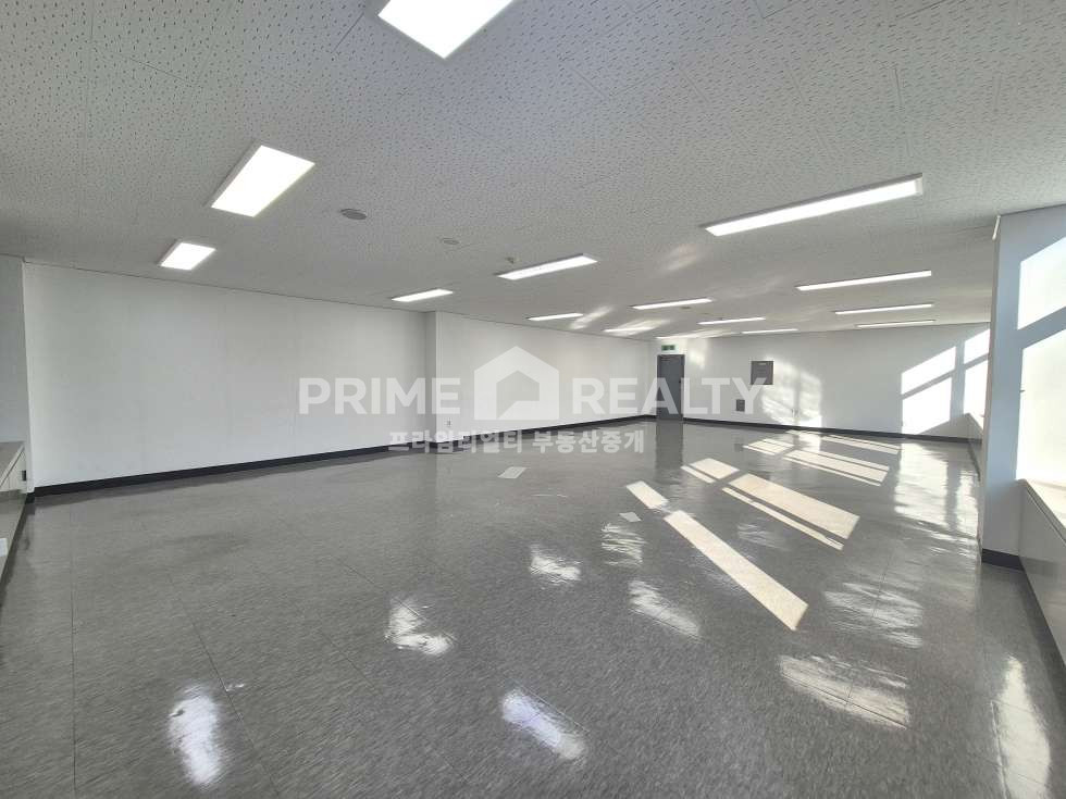 서울 강남구 도곡동 도곡동 사무실 임대 │전용 약 35평│뱅뱅사거리 대로변 │채광│강남사무실임대 월세 매물번호 10763 사진 2
