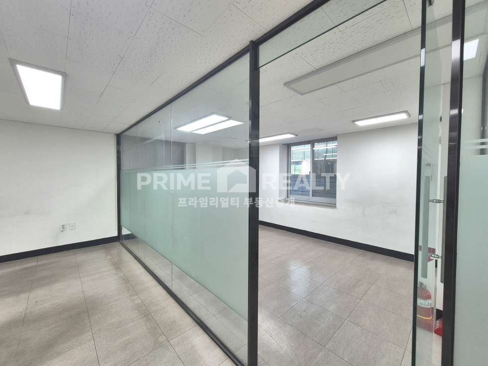 서울 강남구 역삼동 역삼동 사무실 임대 │구 역삼세무서 사거리│2층│전용 약 30평│강남사무실임대 월세 매물번호 10766 사진 3
