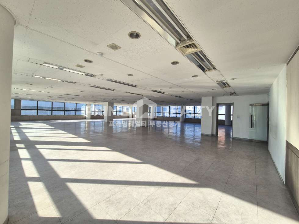 서울 강남구 도곡동 도곡동 대형 사무실 임대│대로변│단독층│전용 약 141평│강남사무실임대│강남대형사무실임대 월세 매물번호 10765 사진 2