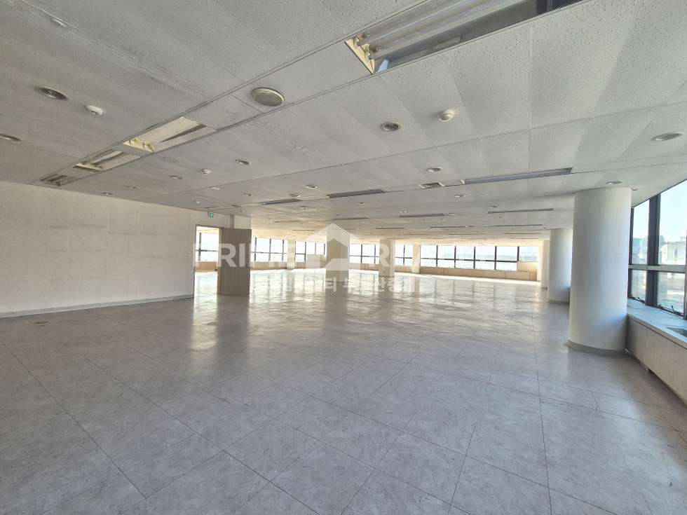 서울 강남구 도곡동 도곡동 대형 사무실 임대│대로변│단독층│전용 약 141평│강남사무실임대│강남대형사무실임대 월세 매물번호 10765 사진 9
