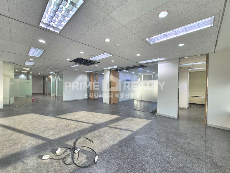 서울 강남구 역삼동 역삼동 대형 사무실 임대│강남 핵심 입지│주차 우수│전용 약 100평│강남사무실임대│강남사옥임대 월세 매물번호 10781 사진 8