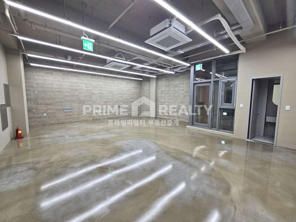서울 강남구 신사동 신사동 스튜디오 임대│압구정역 도보 7분│신축 고급 내외관│층고 3M이상│전용 30평│강남사무실임대 월세 매물번호 10542 사진 4