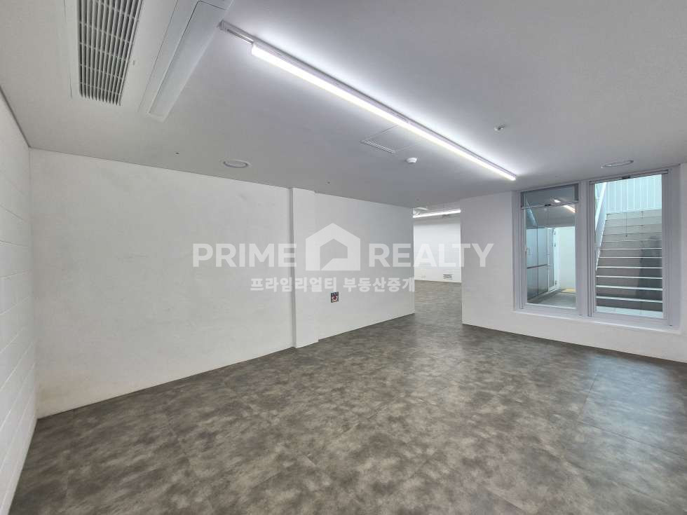서울 강남구 논현동 학동역 사무실 임대│도산공원사거리 인근│상부오픈 선큰│전용 47평│강남사무실임대 월세 매물번호 10410 사진 5