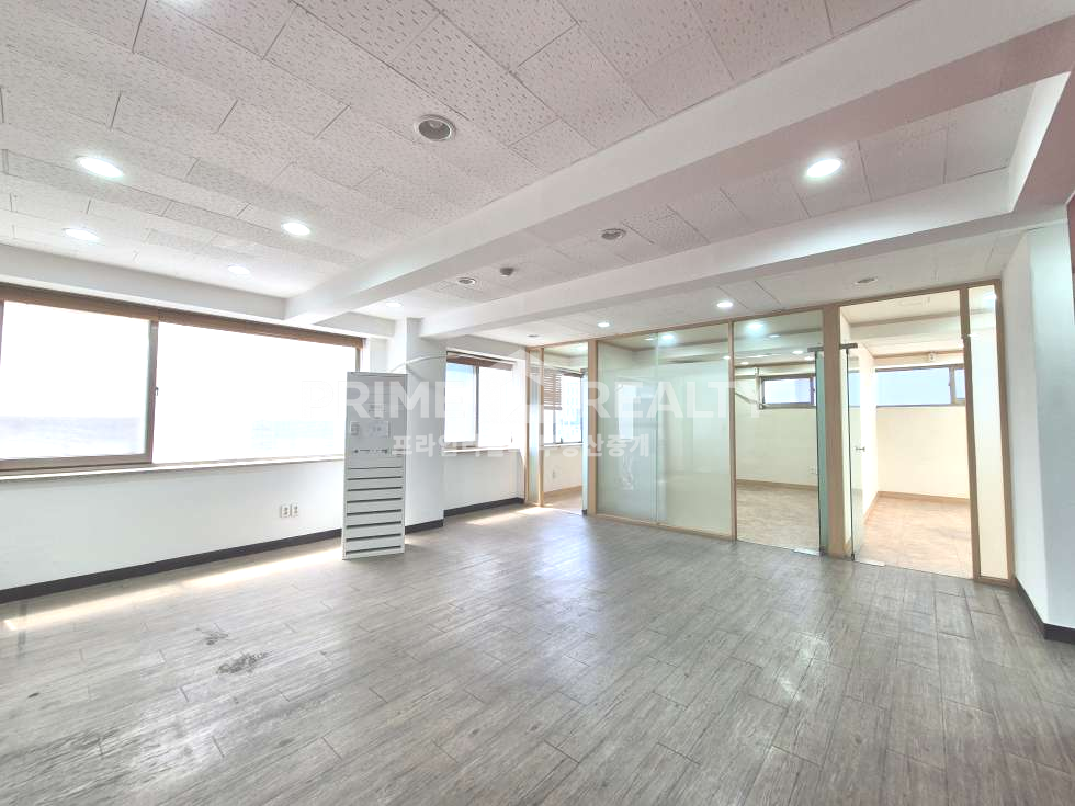 서울 강남구 논현동 논현동 사무실 임대│룸 4 구조│전용 약 40│학동역 도보 10분│강남사무실임대 월세 매물번호 10062 사진 2