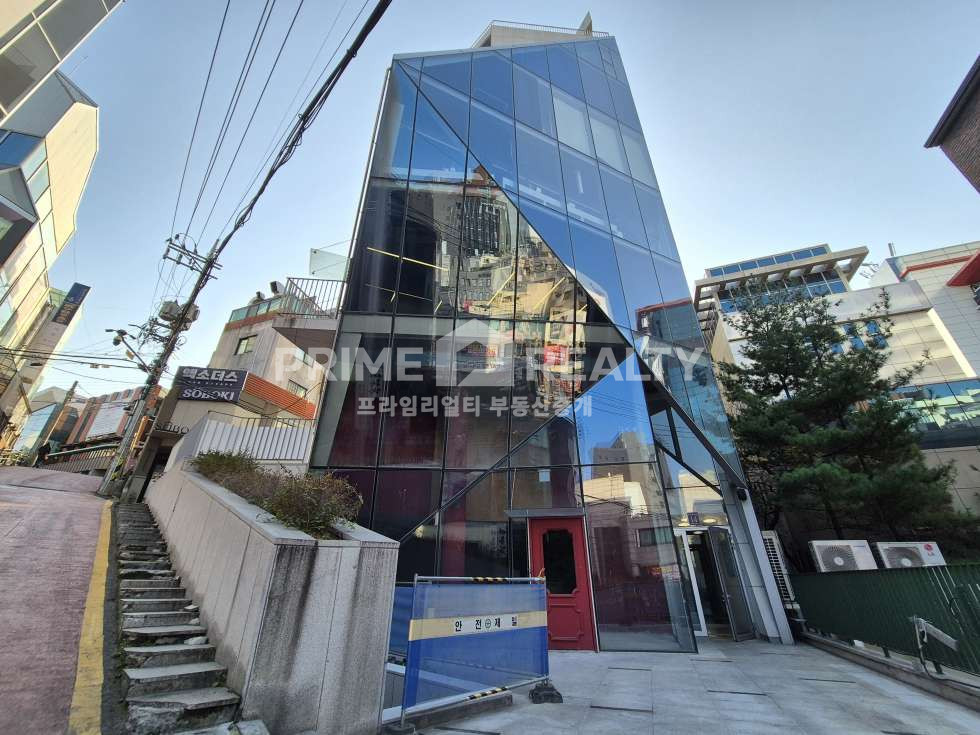 서울 강남구 역삼동 역삼동 상가 임대 │ 신논현역 도보권 │ 1층·지하 연층 구성 │ 전용 85평│강남상가│강남사무실임대 월세 매물번호 10638 사진 1