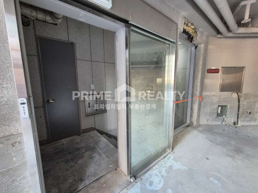 서울 강남구 역삼동 역삼동 상가 임대 │ 신논현역 도보권 │ 1층·지하 연층 구성 │ 전용 85평│강남상가│강남사무실임대 월세 매물번호 10638 사진 9