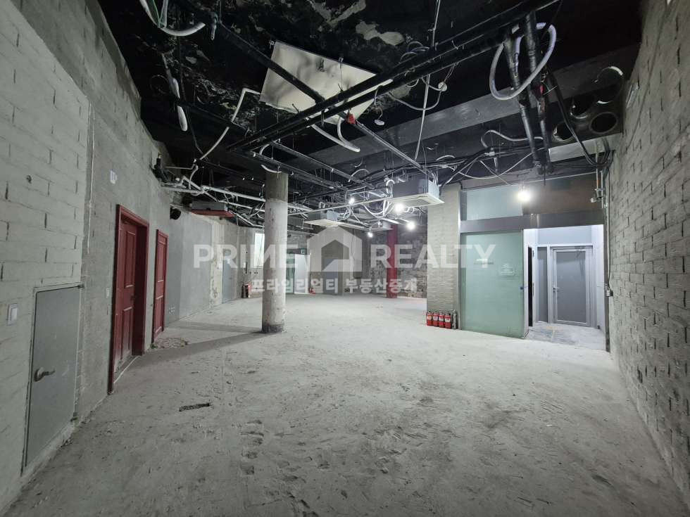 서울 강남구 역삼동 역삼동 상가 임대 │ 신논현역 도보권 │ 1층·지하 연층 구성 │ 전용 85평│강남상가│강남사무실임대 월세 매물번호 10638 사진 14