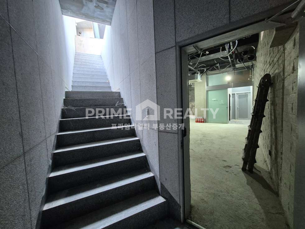 서울 강남구 역삼동 역삼동 상가 임대 │ 신논현역 도보권 │ 1층·지하 연층 구성 │ 전용 85평│강남상가│강남사무실임대 월세 매물번호 10638 사진 15