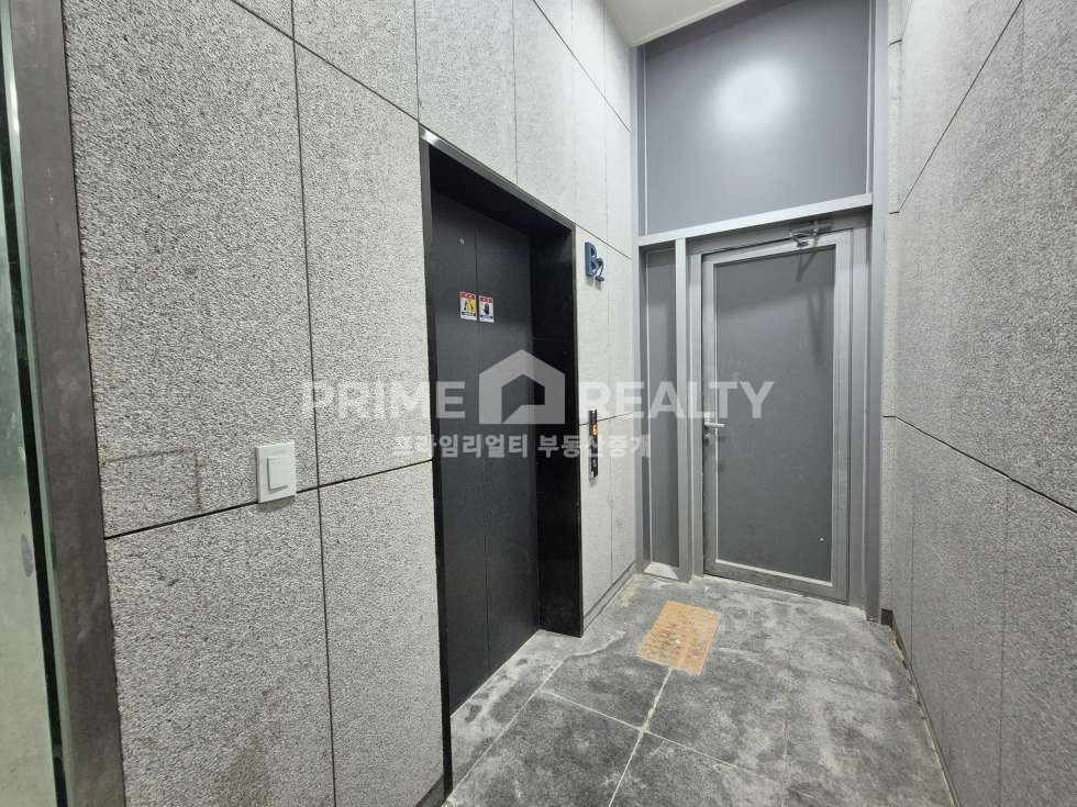 서울 강남구 역삼동 역삼동 상가 임대 │ 신논현역 도보권 │ 1층·지하 연층 구성 │ 전용 85평│강남상가│강남사무실임대 월세 매물번호 10638 사진 17