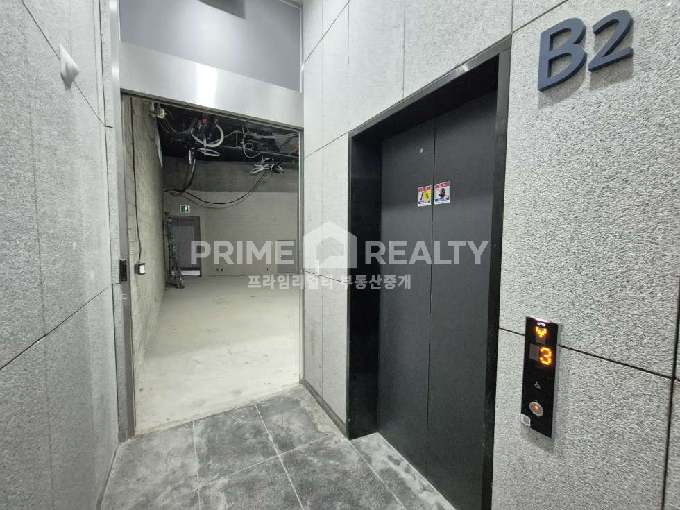 서울 강남구 역삼동 역삼동 상가 임대 │ 신논현역 도보권 │ 1층·지하 연층 구성 │ 전용 85평│강남상가│강남사무실임대 월세 매물번호 10638 사진 18