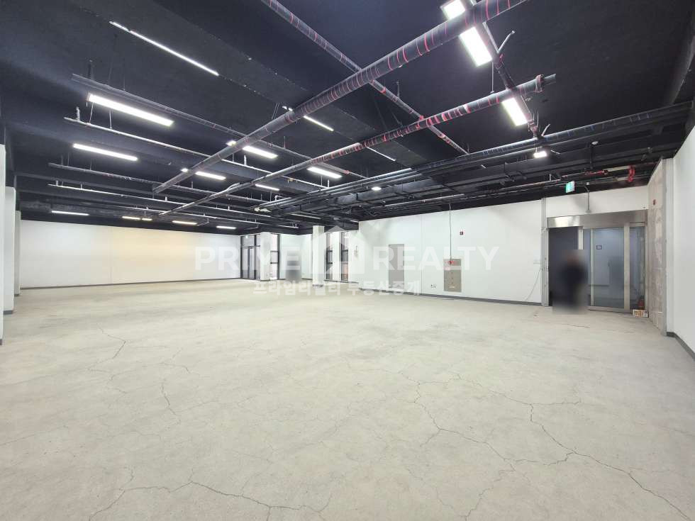 서울 강남구 신사동 신사동 지하상가 임대 │ 도산공원 인근│전용 80평 썬큰구조│강남사무실임대│강남스튜디오임대 월세 매물번호 10842 사진 2
