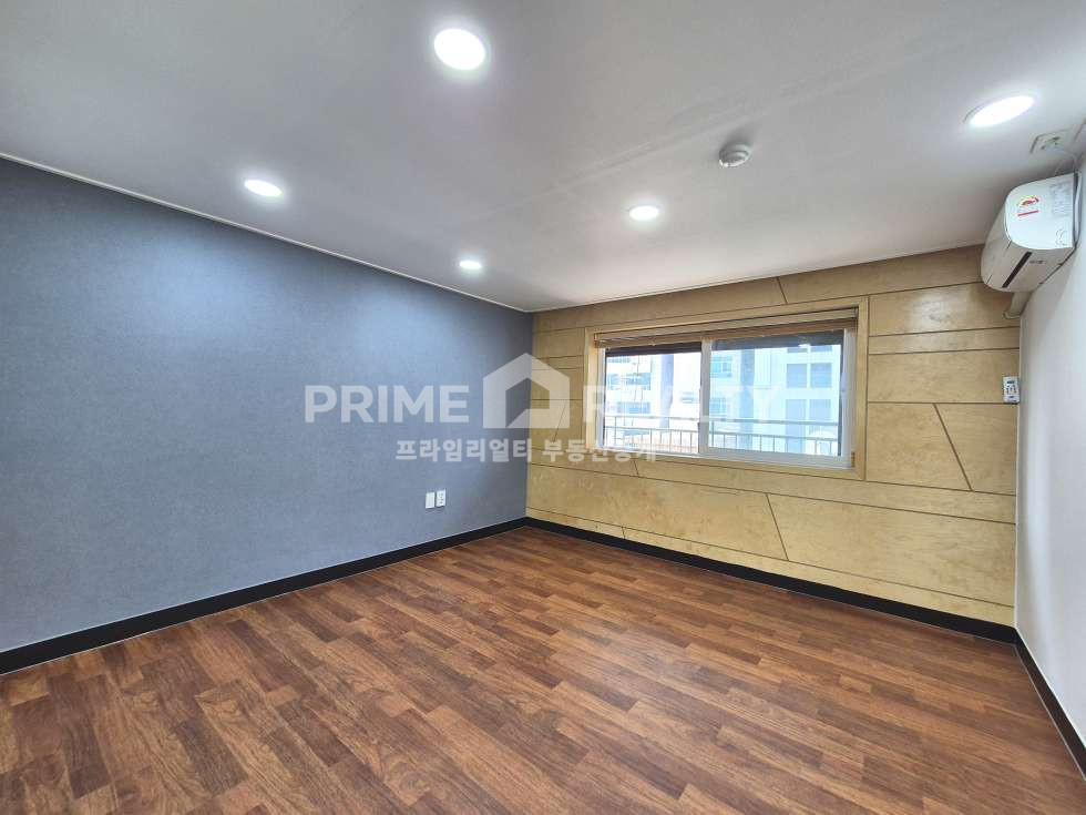 서울 강남구 논현동 신사역 도보 1분│강남 30평대 사무실│룸3+베란다 │논현동사무실임대구조 월세 매물번호 10075 사진 5