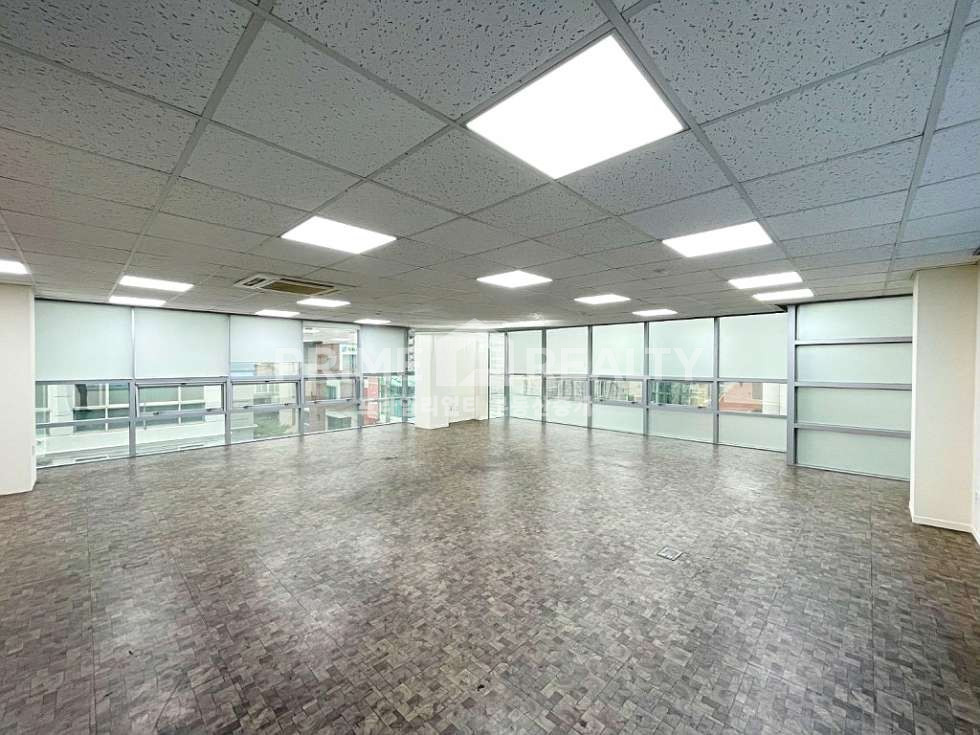 서울 강남구 논현동 강남구청역 사무실 임대 │ 전용 29평 │ 초역세권 깔끔인테리어 월세 매물번호 10177 사진 1