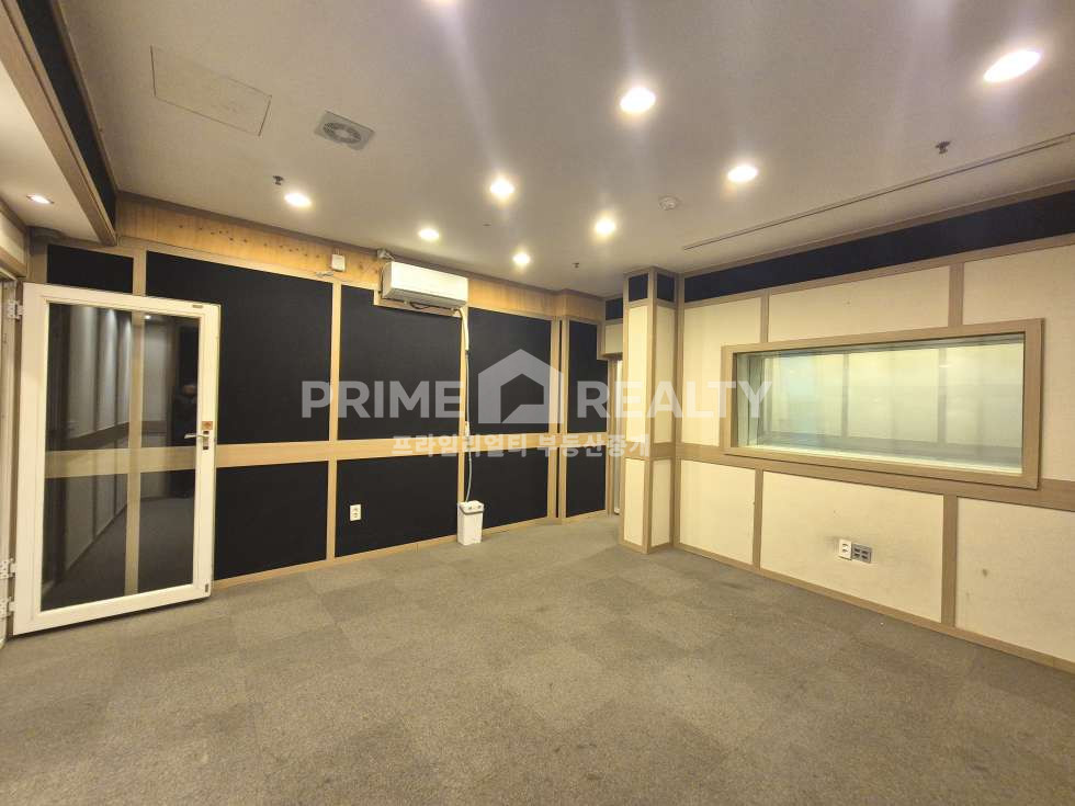 서울 강남구 도곡동 도곡동 사무실 임대 │ 뱅뱅사거리 인근 │녹음시설 완비 · 컨디션 최상│전용 54평│강남사무실임대 월세 매물번호 10694 사진 5