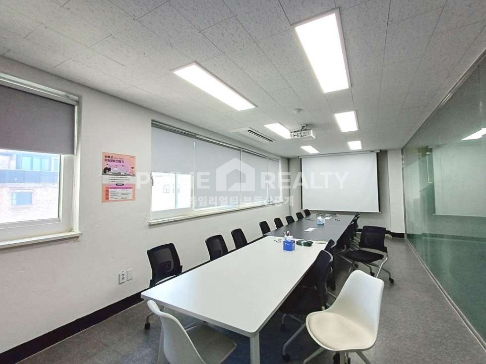 서울 강남구 논현동 강남구청역 사무실 임대 │ 도보 7분 │ 깔끔인테리어+층전체 │ 전용 약80평 월세 매물번호 10208 사진 10
