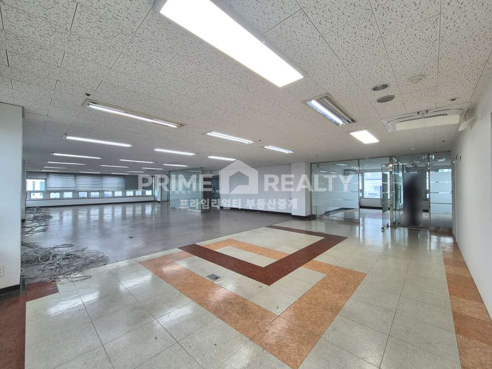 서울 강남구 논현동 논현동 사무실 임대│선정릉역 3분│룸4 완비│전용 84평│강남사무실임대 월세 매물번호 10882 사진 2