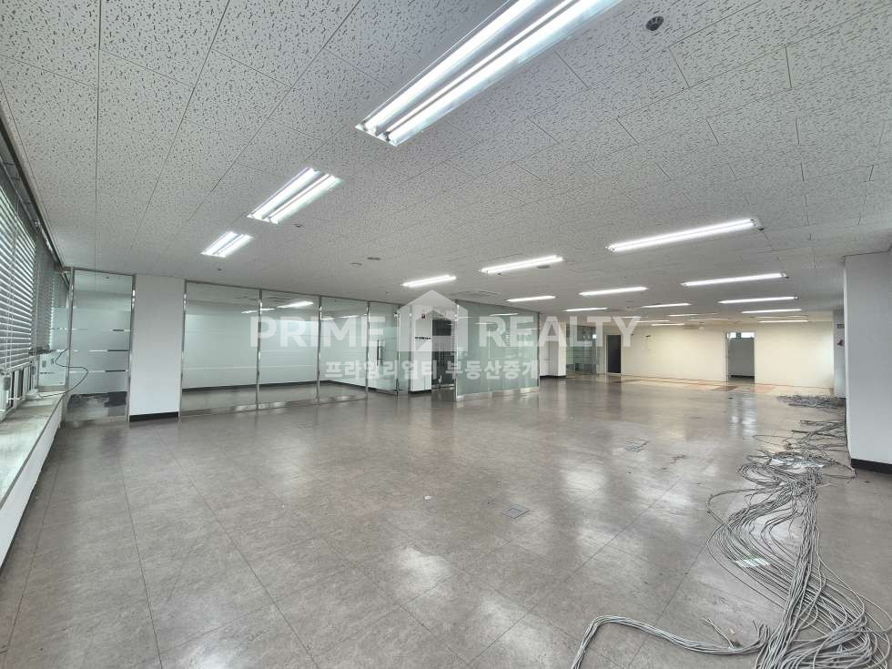서울 강남구 논현동 논현동 사무실 임대│선정릉역 3분│룸4 완비│전용 84평│강남사무실임대 월세 매물번호 10882 사진 3