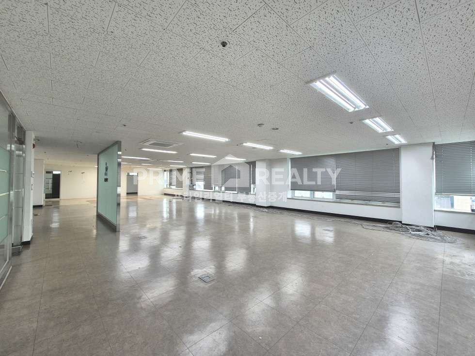 서울 강남구 논현동 논현동 사무실 임대│선정릉역 3분│룸4 완비│전용 84평│강남사무실임대 월세 매물번호 10882 사진 4