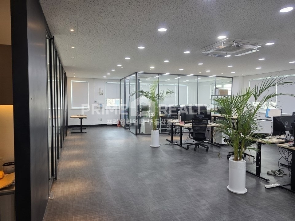 서울 강남구 논현동 논현동 사무실 임대│강남구청역 6분│연층임대 가능│전용 80평│강남사무실임대 월세 매물번호 10883 사진 1