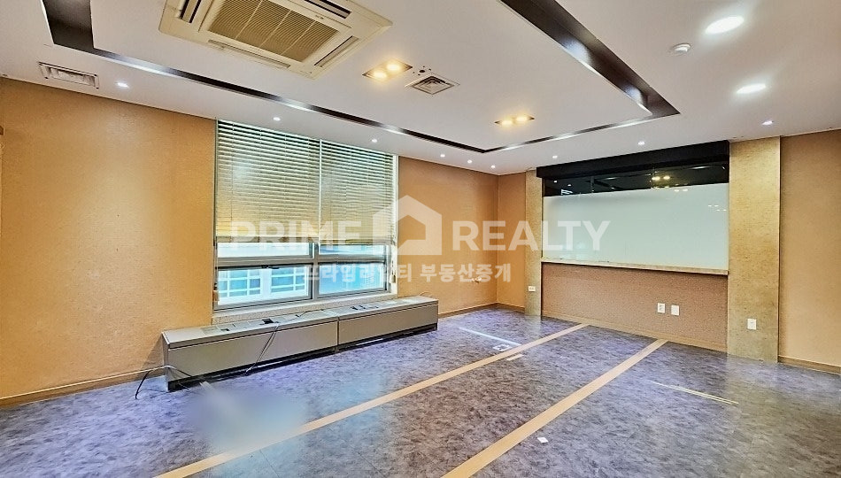 서울 강남구 논현동 강남구청역 사무실 임대 │ 전용 60평 │ 전망 우수 │ 병의원·학원 추천│강남사무실임대 월세 매물번호 10392 사진 8