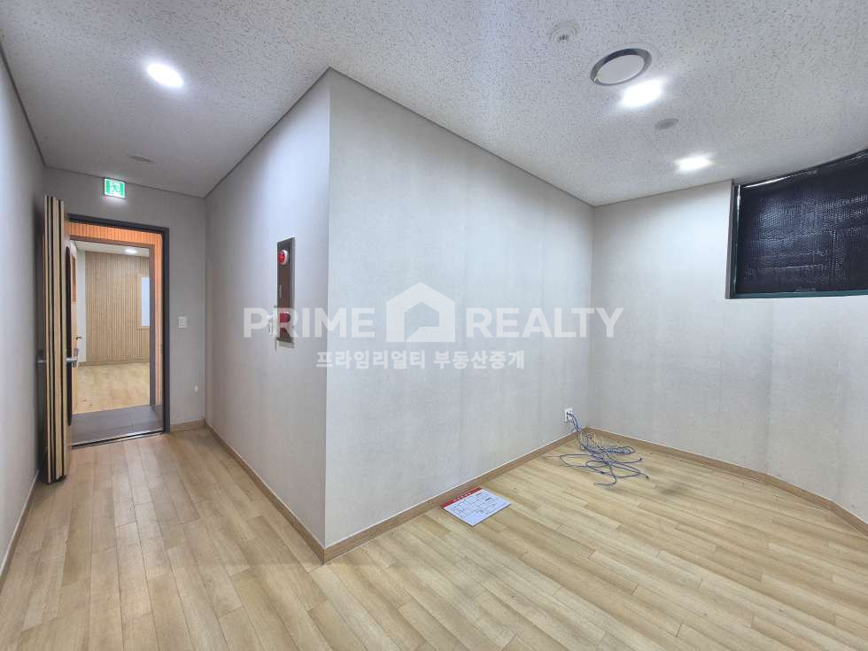 서울 강남구 역삼동 역삼동 대형 사무실 임대│대치학군 인접│코너 입지│전용 약 130평│강남사무실임대│강남대형사무실임대 월세 매물번호 10782 사진 12