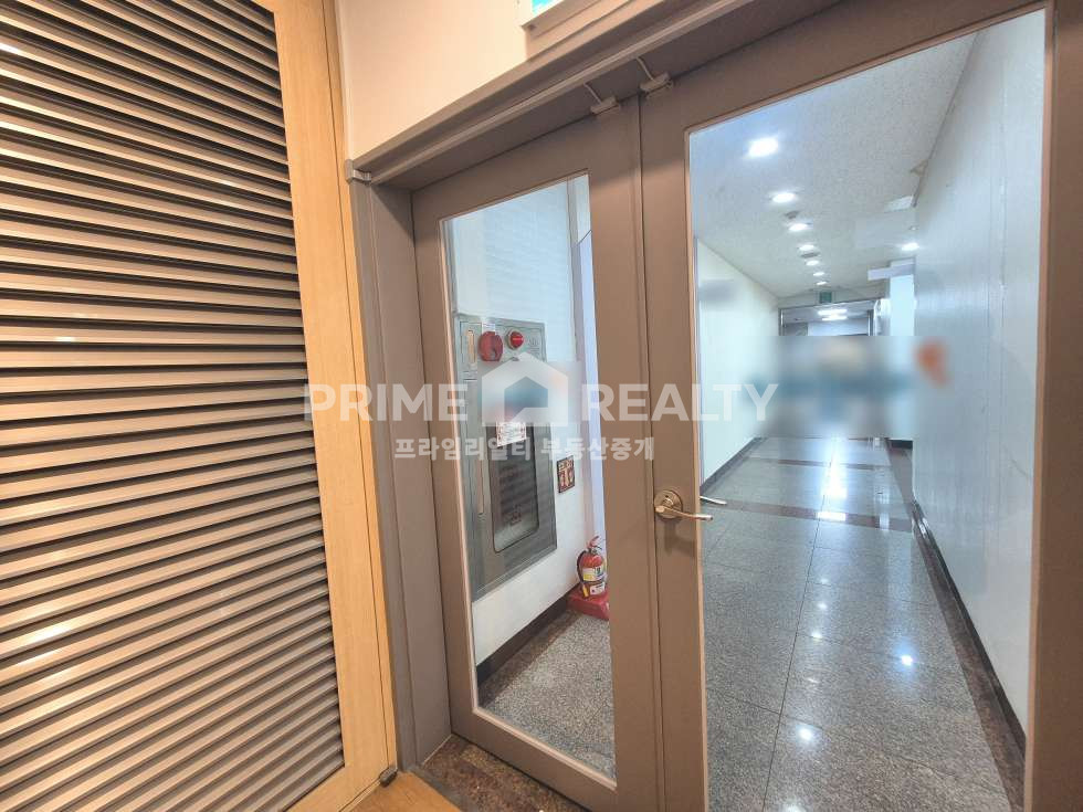 서울 강남구 역삼동 역삼동 대형 사무실 임대│대치학군 인접│코너 입지│전용 약 130평│강남사무실임대│강남대형사무실임대 월세 매물번호 10782 사진 23