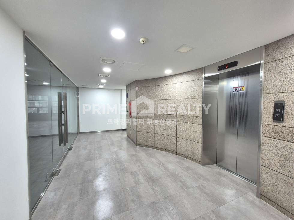 서울 강남구 역삼동 역삼동 대형 사무실 임대 │도로변 대형사무실│전용 155평│강남사무실임대 월세 매물번호 10723 사진 1