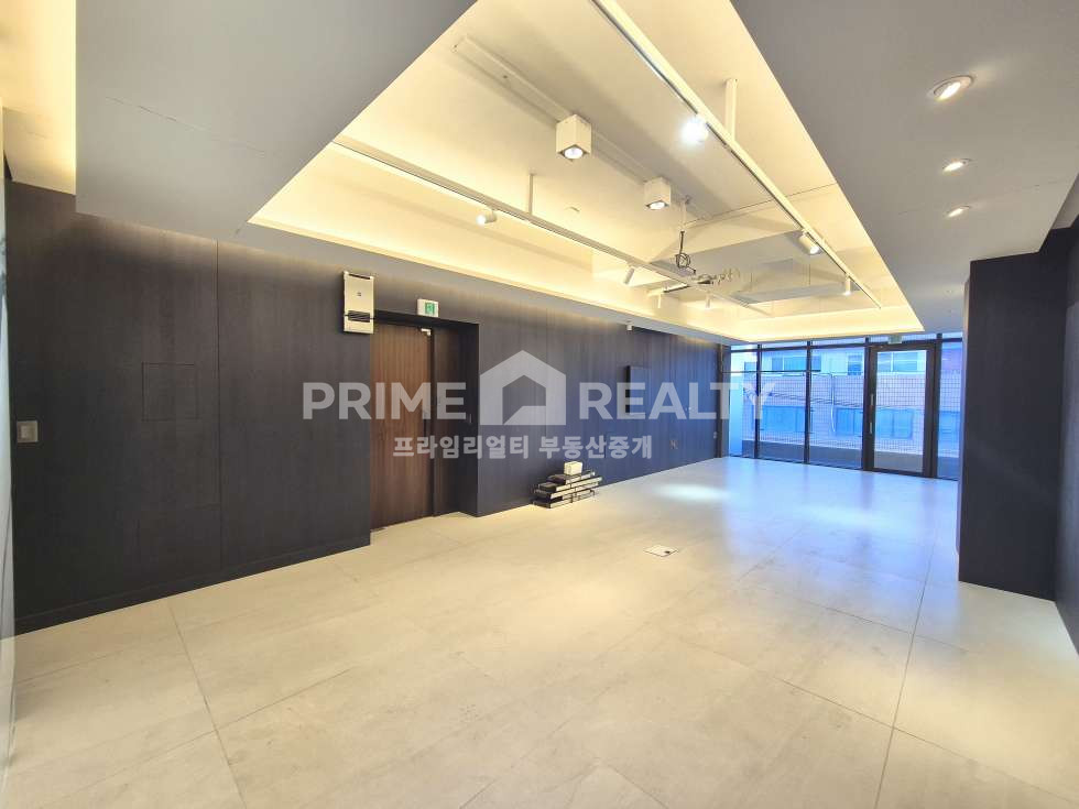 서울 강남구 논현동 논현동 사옥 임대 │ 강남구청역 도보 3분 │ 연면 140평 │ 테라스 포함 연층 구조│강남사옥임대 │강남통임대│강남사무실임대 월세 매물번호 10658 사진 23