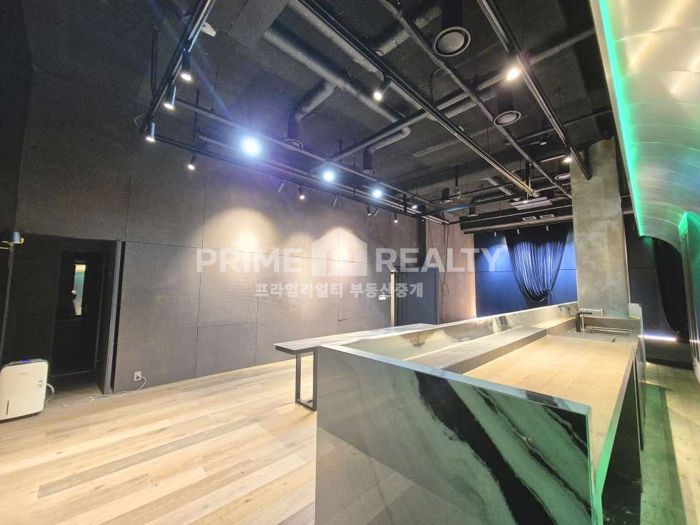 서울 강남구 논현동 논현동 사옥 임대 │ 강남구청역 도보 3분 │ 연면 140평 │ 테라스 포함 연층 구조│강남사옥임대 │강남통임대│강남사무실임대 월세 매물번호 10658 사진 33
