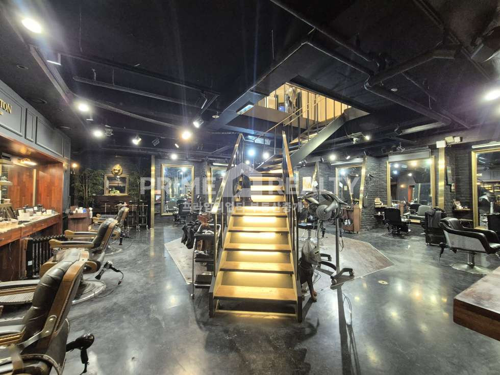 서울 강남구 신사동 신사동 상가 사무실 임대 압구정로데오역 도보 2분 메인 코너 1층 2층 전용 80평 강남상가임대 강남사무실임대 월세 매물번호 10959 사진 4