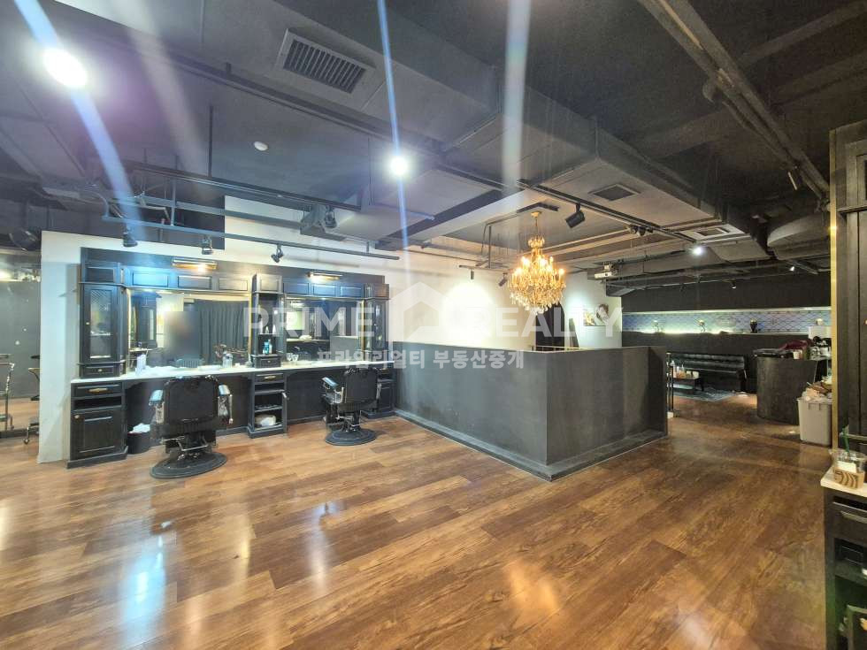 서울 강남구 신사동 신사동 상가 사무실 임대 압구정로데오역 도보 2분 메인 코너 1층 2층 전용 80평 강남상가임대 강남사무실임대 월세 매물번호 10959 사진 5