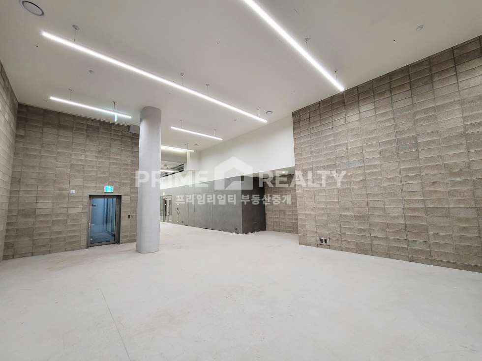 서울 강남구 청담동 청담동 스튜디오 임대 │ 도산대로 이면 │ 신축 선큰형 구조 │ 층고 5M │ 전용 92평│강남스튜디오임대│강남사무실임대 월세 매물번호 10533 사진 8