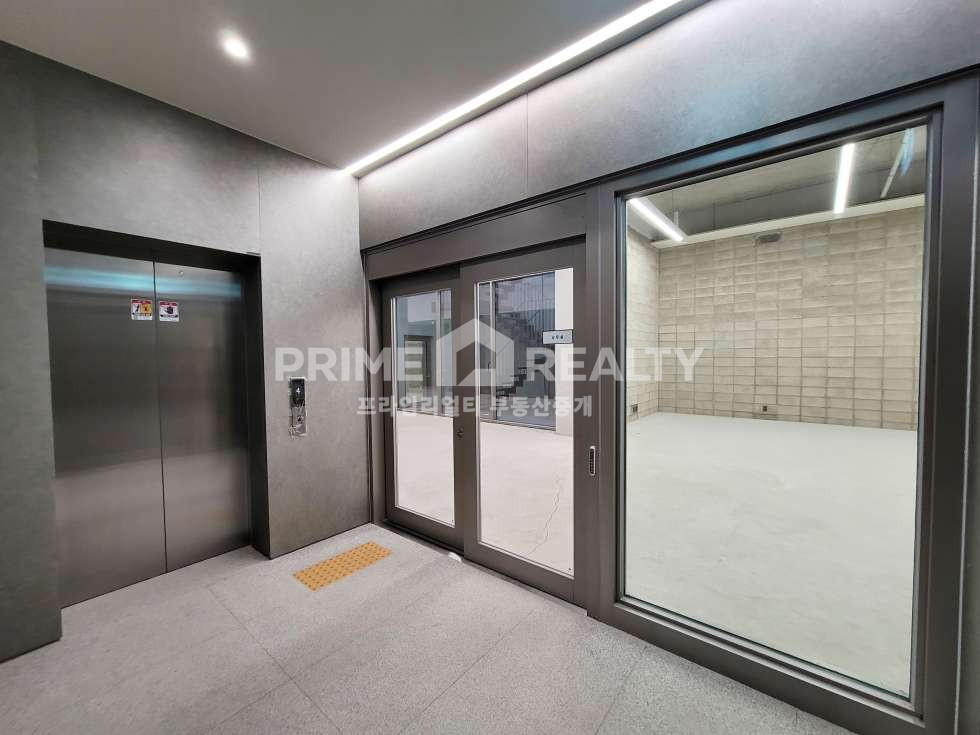 서울 강남구 청담동 청담동 스튜디오 임대 │ 도산대로 이면 │ 신축 선큰형 구조 │ 층고 5M │ 전용 92평│강남스튜디오임대│강남사무실임대 월세 매물번호 10533 사진 9